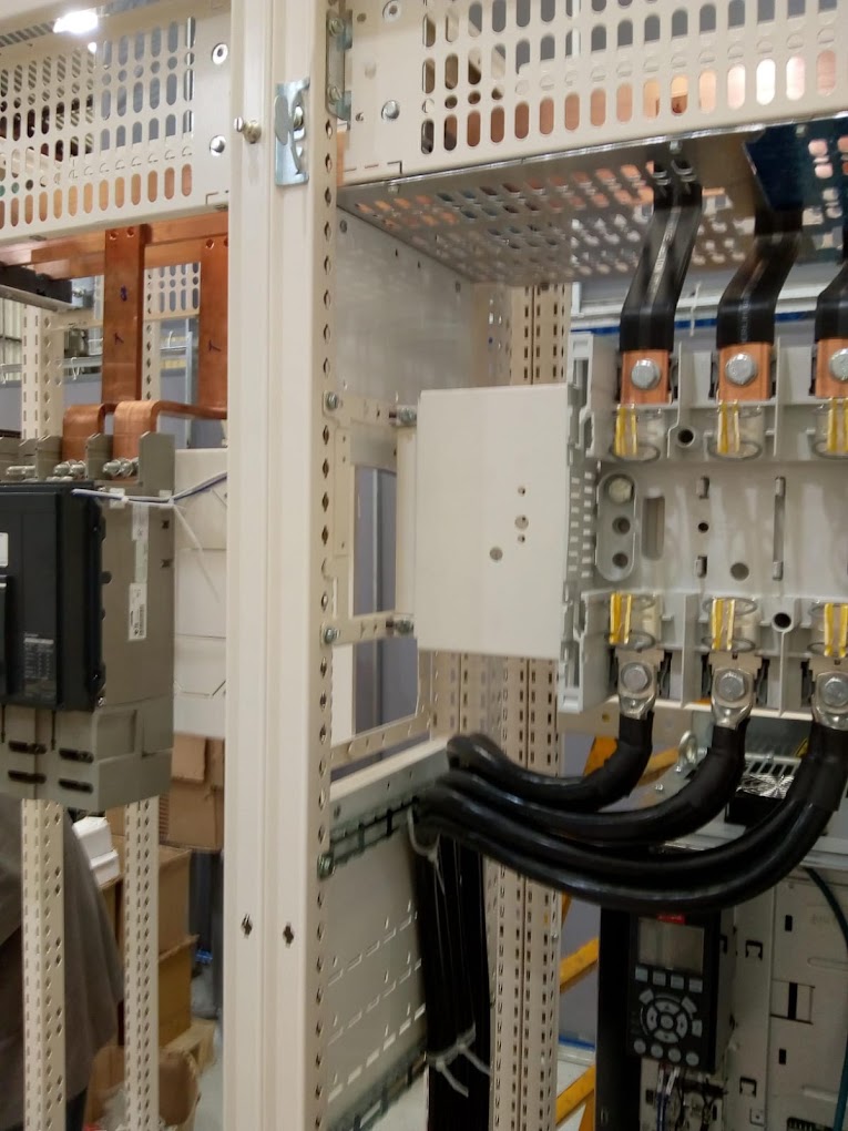 Montagem de estruturas para comandos elétricos industriais em Caxias do Sul